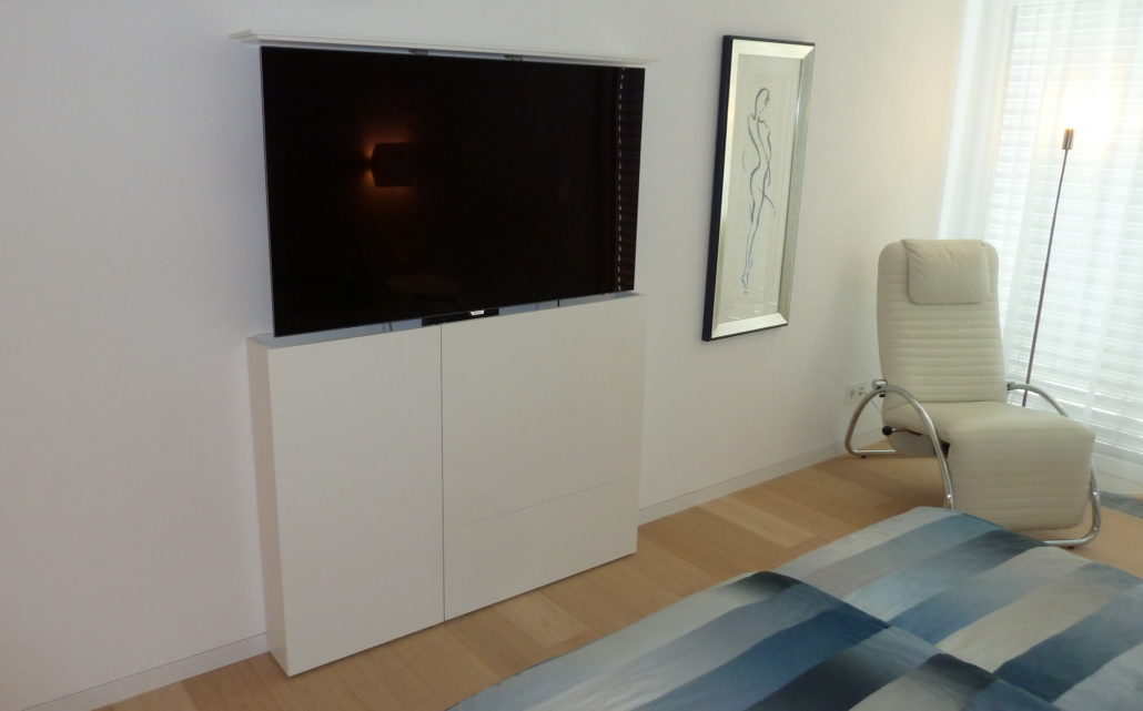 TV-Möbel von Zachi Wiedner Möbel&Raumdesign