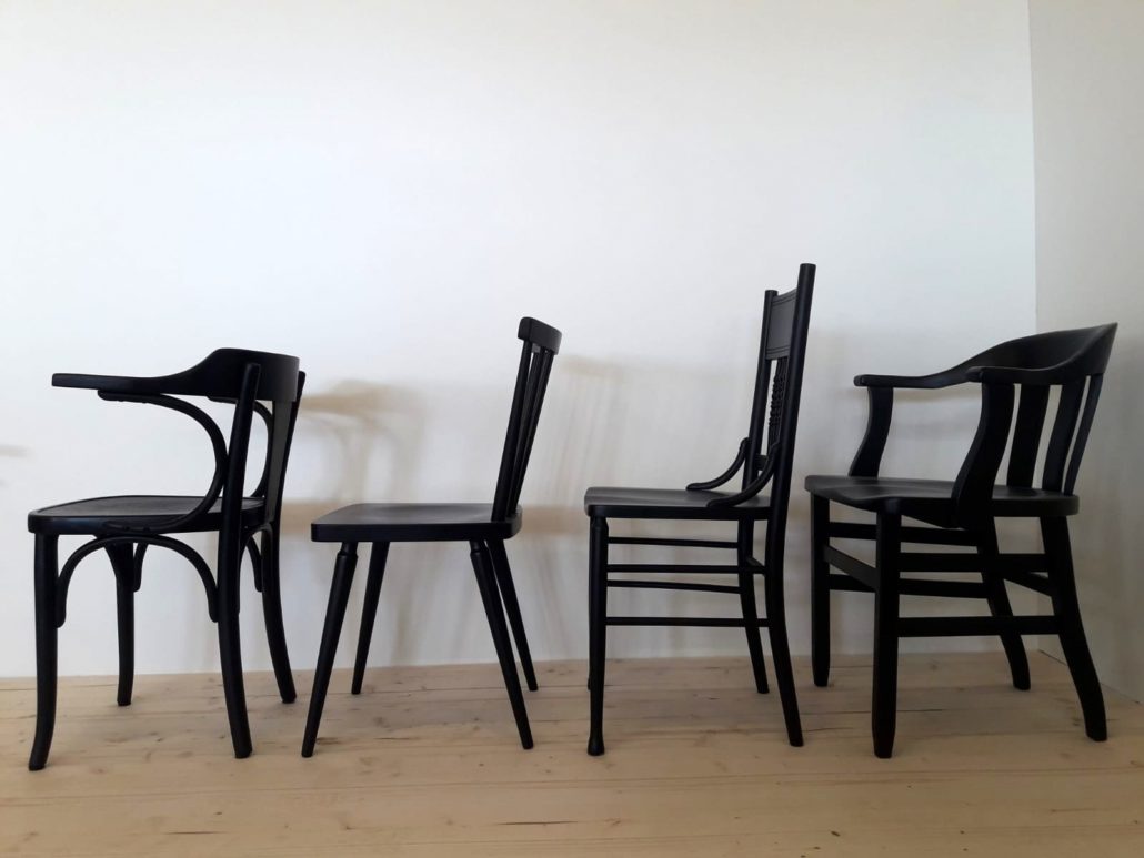 Schwarz lackierte Stühle - Zachi Wiedner Möbel&Raumdesign