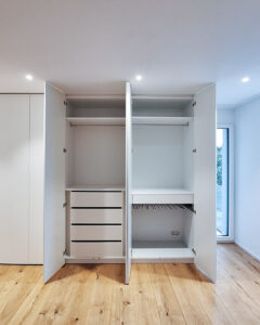 Kleiderschrank nach Maß, vom Schreiner, Lauchringen, Deutschland, Nähe Schweiz