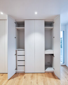 Kleiderschrank nach Maß, vom Schreiner, Lauchringen, Deutschland, Nähe Schweiz