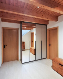 Kleiderschrank nach Maß, vom Schreiner, Lauchringen, Deutschland, Nähe Schweiz