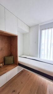 Funktionszimmer, Schreibtisch, Büroschrank, Klappbett, versteckt, offene Nische, Sitznische, Beleuchtung, vom Schreiner, Zachi Wiedner Möbel&Raumdesign, Waldshut, SChweiz, aus Holz