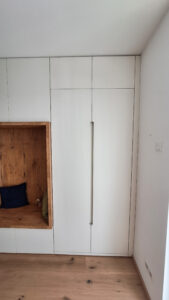 Funktionszimmer, Schreibtisch, Büroschrank, Klappbett, versteckt, offene Nische, Sitznische, Beleuchtung, vom Schreiner, Zachi Wiedner Möbel&Raumdesign, Waldshut, SChweiz, aus Holz