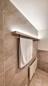 Badmöbel, Waschbeckenunterschrank, Hängeschrank Bad, auf Maß, vom Schreiner, Lauchringen, Schweiz, Deutschland, Waldshut