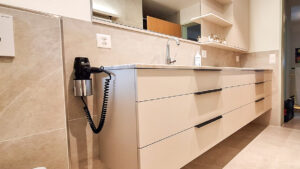 Badmöbel, Waschbeckenunterschrank, Hängeschrank Bad, auf Maß, vom Schreiner, Lauchringen, Schweiz, Deutschland, Waldshut