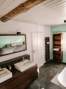 Waschbeckenunterschrank, Badmöbel,Fichte, gebürstet,Zachi Wiedner Möbel&Raumdesign,Lauchringen,Schreinerei,Möbel nach Maß, Nähe Schweiz