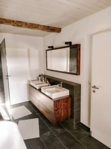 Waschbeckenunterschrank, Badmöbel,Fichte, gebürstet,Zachi Wiedner Möbel&Raumdesign,Lauchringen,Schreinerei,Möbel nach Maß, Nähe Schweiz