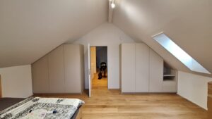 Kleiderschrank, Einbauschrank, auf Maß, vom Schreiner, unter der Dachschräge, Zachi Wiedner Möbel&Raumdesign, Lauchringen. Nähe Schweiz, Waldshut