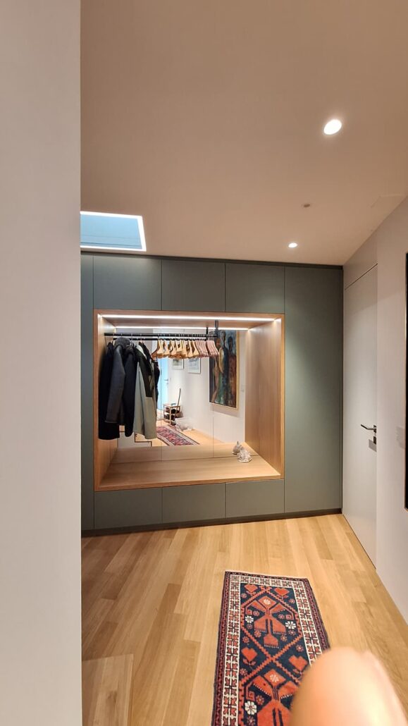 Garderobe, nach Maß, vom Schreiner, beleuchtet, Eingangsbereich, Zachi Wiedner Möbel&Raumdesign, Lauchringen, Nähe Schweiz, Waldshut