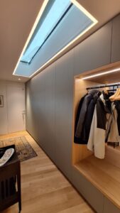 Garderobe, nach Maß, vom Schreiner, beleuchtet, Eingangsbereich, Zachi Wiedner Möbel&Raumdesign, Lauchringen, Nähe Schweiz, Waldshut