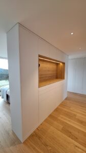 Schlafzimmerschrank, Kleiderschrank, auf Maß, vom SChreiner, Holz, Eiche, mit Beleuchtung. Lauchringen, Zachi Wiedner Möbel&Raumdesign, Nähe Schweiz, Waldshut
